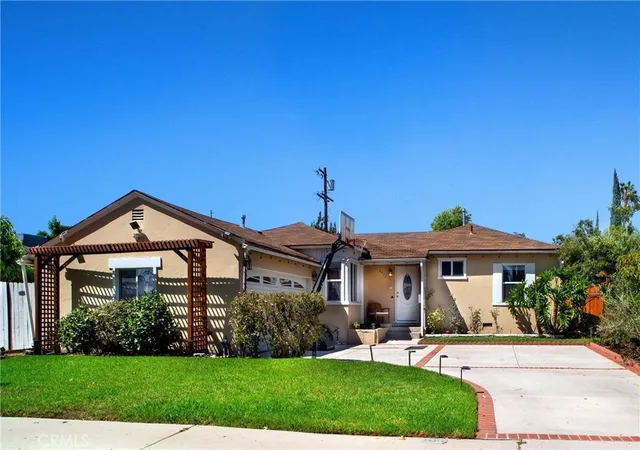 Single family home for sale at 6655 Yarmouth Ave, Reseda, CA 91335 | MLS# SR26201488