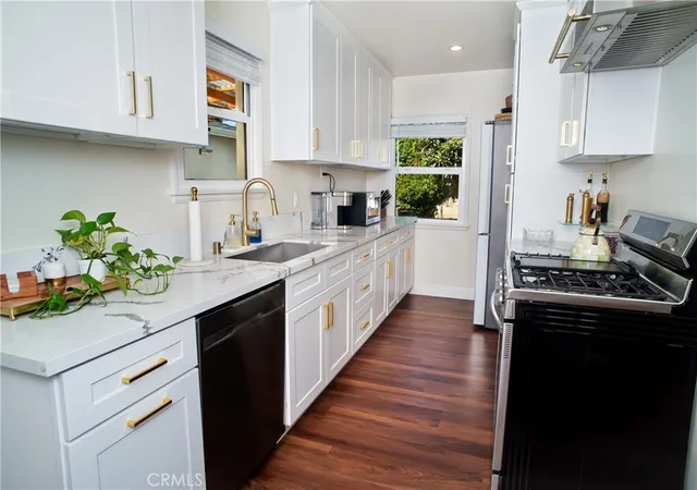 Photo 4 of Single family home for sale at 6655 Yarmouth Ave, Reseda, CA 91335 | MLS# SR26201488 | Listing updated on 2026-09-15