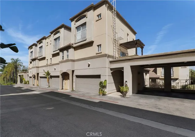Photo 1 of Townhouse for sale at 5220 Premiere Hills #222, Woodland Hills, CA 91364 | MLS# SR26200377 | Listing updated on 2026-09-19