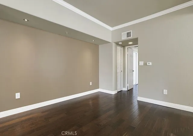 Photo 3 of Townhouse for sale at 5220 Premiere Hills #222, Woodland Hills, CA 91364 | MLS# SR26200377 | Listing updated on 2026-09-19