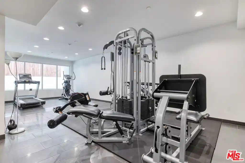 Listing Photo 20 - Condo for sale in 4813 Oakwood Ave located at 4813 Oakwood Ave, Los Angeles, CA 90004 - Unit #103