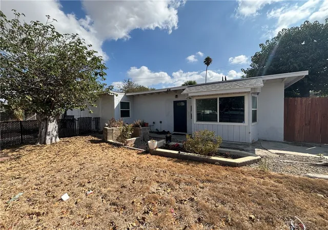 Photo 2 of Single family home for sale at 414 Iowa, Riverside, CA 92507 | MLS# IV26187063 | Listing updated on 2026-09-16