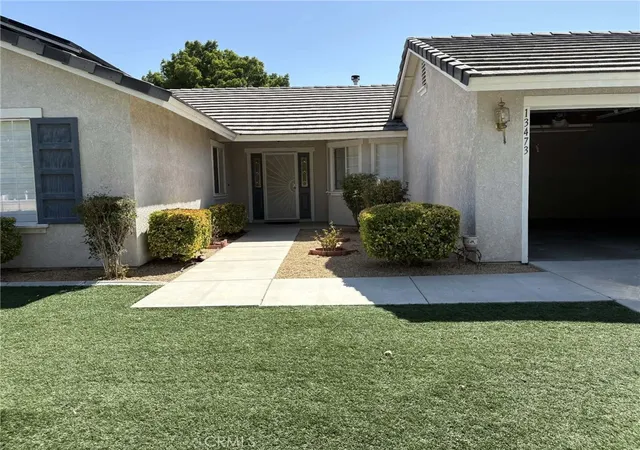 Single family home for sale at 13473 Paoha Rd, Apple Valley, CA 92308 | MLS# HD26162947