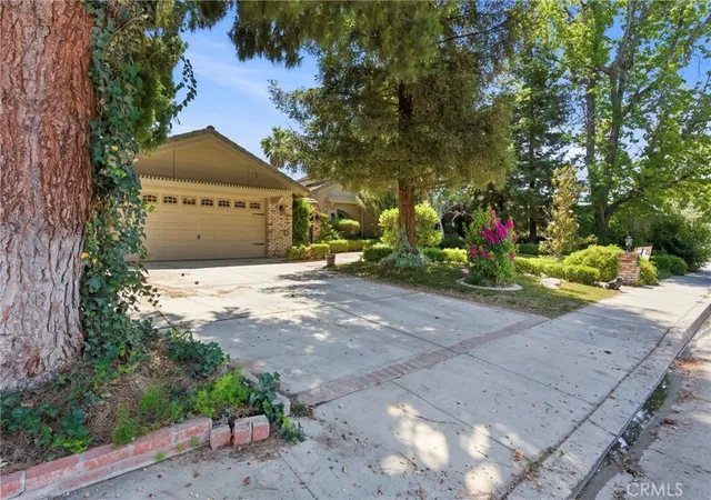 Photo 2 of Single family home for sale at 2512 Moffitt Way, Bakersfield, CA 93309 | MLS# NS26202016 | Listing updated on 2026-09-15