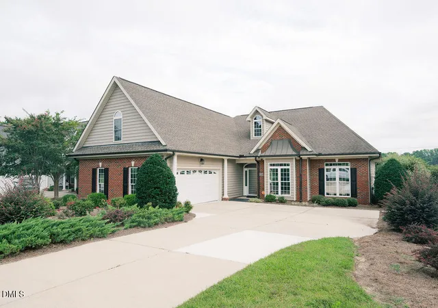 Photo 1 of Single family home for sale at 128 Crescent Dr, Dunn, NC 28334 | MLS# 10110959 | Listing updated on 2026-09-04