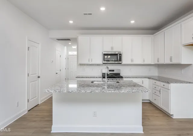 Photo 4 of Townhouse for sale at 5422 Running Fox Ln, Durham, NC 27703 | MLS# 10145162 | Listing updated on 2026-09-26