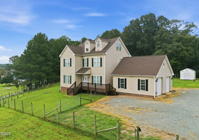 Photo 2 of Single family home for sale at 4872 Thom Rd, Mebane, NC 27302 | MLS# 10150574 | Listing updated on 2026-09-11