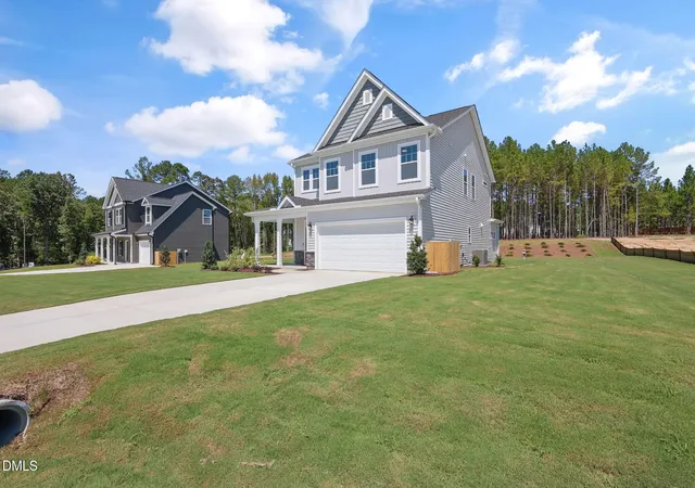 Photo 3 of Single family home for sale at 146 Eagle Rock Dr, Lillington, NC 27546 | MLS# 10148228 | Listing updated on 2026-09-11