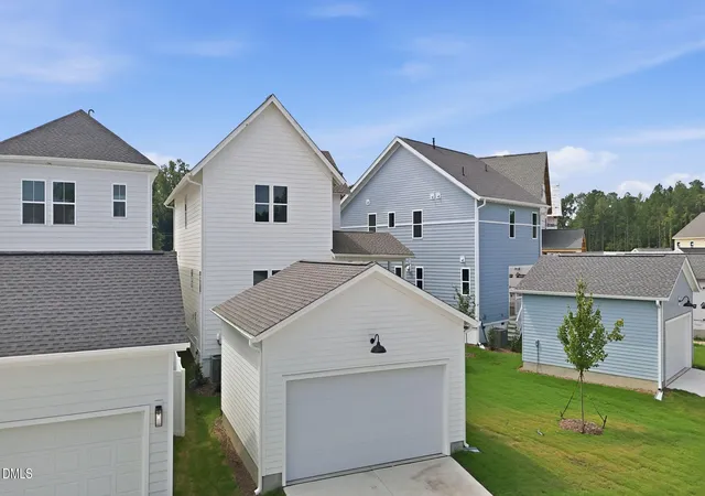 Photo 3 of Single family home for sale at 1816 Lumineer Ln, Wendell, NC 27591 | MLS# 10151333 | Listing updated on 2026-09-02