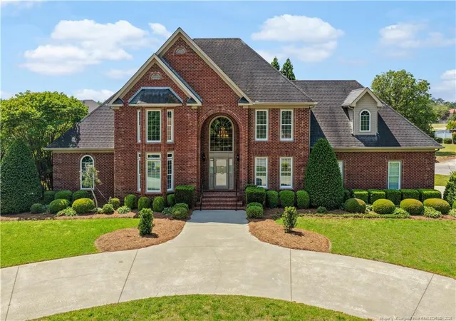 Photo 4 of Single family home for sale at 101 Kingsway Dr, Dunn, NC 28334 | MLS# 758768 | Listing updated on 2026-09-18
