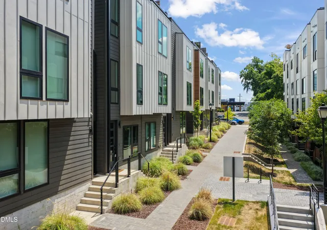 Photo 2 of Townhouse for sale at 512 Gordon St #305, Durham, NC 27701 | MLS# 10153466 | Listing updated on 2026-09-14