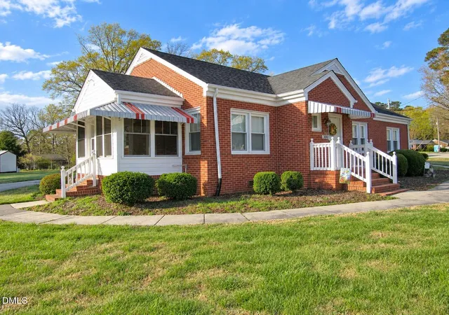 Photo 2 of Single family home for sale at 300 Forest Rd, Oxford, NC 27565 | MLS# 10155107 | Listing updated on 2026-09-09