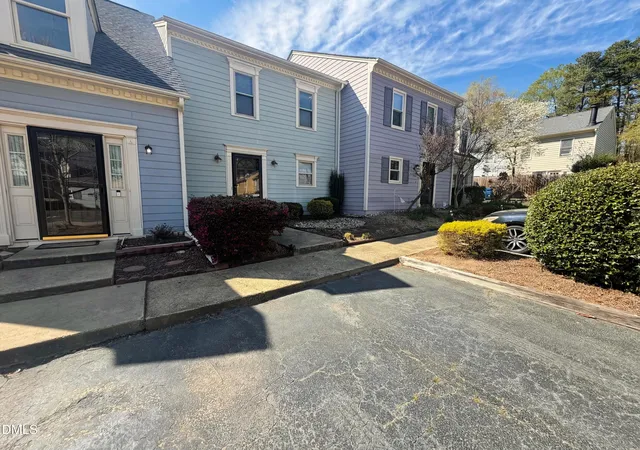 Townhouse for sale at 5621 Split Oak Way, Raleigh, NC 27609 | MLS# 10155429