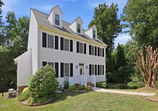 Photo 3 of Single family home for sale at 25 Saint Andrews Ct, Durham, NC 27707 | MLS# 10159049 | Listing updated on 2026-09-13