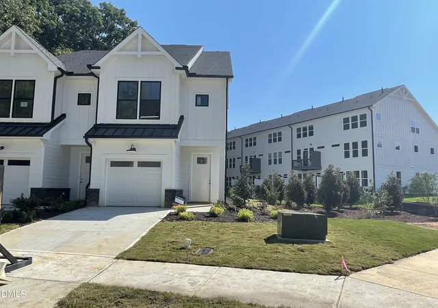 Photo 1 of Sale Pending at 615 W Cable Ct, Apex, NC 27523 | MLS# 10161195 | Listing updated on 2026-09-30