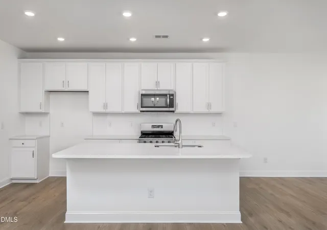 Photo 4 of Townhouse for sale at 5405 Running Fox Ln, Durham, NC 27703 | MLS# 10161268 | Listing updated on 2026-09-26