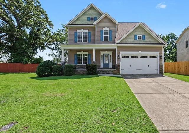Photo 1 of Single family home for sale at 3205 Dove Hunter Cir, Fayetteville, NC 28306 | MLS# 10161780 | Listing updated on 2026-09-26