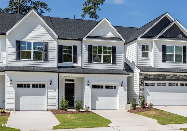 Photo 2 of Townhouse for sale at 5407 Running Fox Ln, Durham, NC 27703 | MLS# 10162837 | Listing updated on 2026-09-26