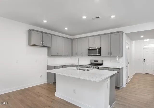 Photo 3 of Townhouse for sale at 5407 Running Fox Ln, Durham, NC 27703 | MLS# 10162837 | Listing updated on 2026-09-26