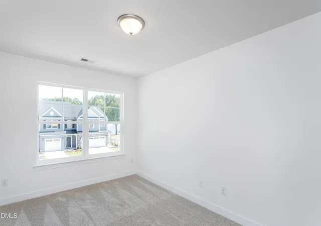 Photo 4 of Townhouse for sale at 5403 Running Fox Ln, Durham, NC 27703 | MLS# 10162849 | Listing updated on 2026-09-26