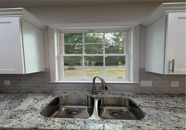 Photo 4 of Single family home for sale at 605 5th Street, Bladenboro, NC 28320 | MLS# 761845 | Listing updated on 2026-09-06