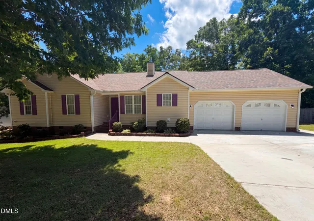 Photo 1 of Single family home for sale at 470 Kinsman Ct, Fuquay Varina, NC 27526 | MLS# 10167566 | Listing updated on 2026-10-08