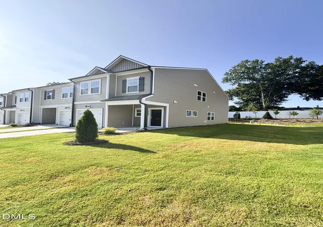 Photo 3 of Townhouse for sale at 5100 Silver Brk Rd, Durham, NC 27703 | MLS# 10169721 | Listing updated on 2026-09-21