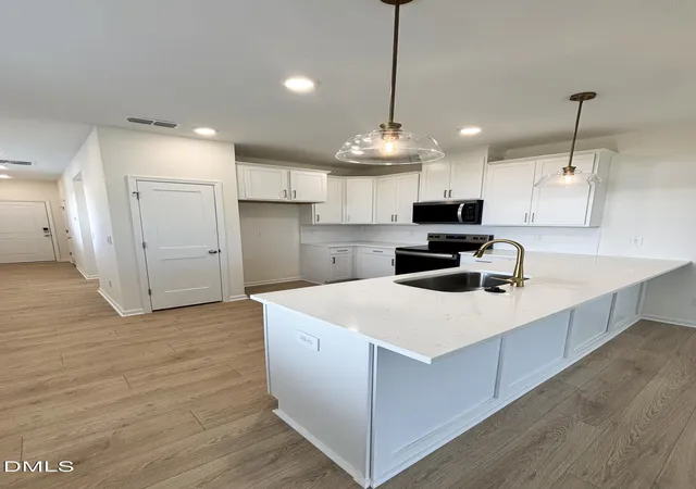 Photo 4 of Townhouse for sale at 5100 Silver Brk Rd, Durham, NC 27703 | MLS# 10169721 | Listing updated on 2026-09-21