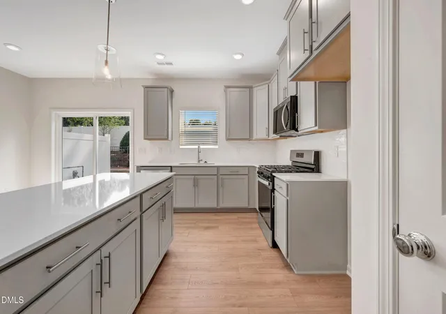 Photo 2 of Townhouse for sale at 5102 Silver Brk Rd, Durham, NC 27703 | MLS# 10169722 | Listing updated on 2026-09-21