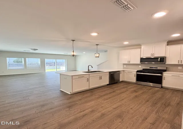 Photo 3 of Townhouse for sale at 5104 Silver Brk Rd, Durham, NC 27703 | MLS# 10169724 | Listing updated on 2026-09-29