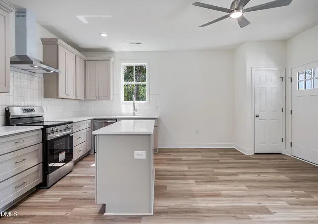 Photo 3 of Sale Pending at 927 Carolina St E, Wilson, NC 27893 | MLS# 10170022 | Listing updated on 2026-09-19