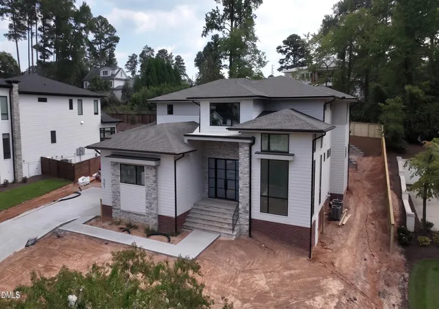Photo 2 of Single family home for sale at 961 Wimbleton Dr, Raleigh, NC 27609 | MLS# 10170774 | Listing updated on 2026-09-03