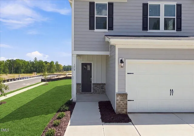 Photo 3 of Single family home for sale at 174 N Fld Sparrow Way, Clayton, NC 27520 | MLS# 10171786 | Listing updated on 2026-09-16