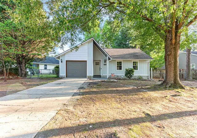 Photo 1 of Single family home for sale at 4305 Falls Dr, Hope Mills, NC 28348 | MLS# 763940 | Listing updated on 2026-09-08