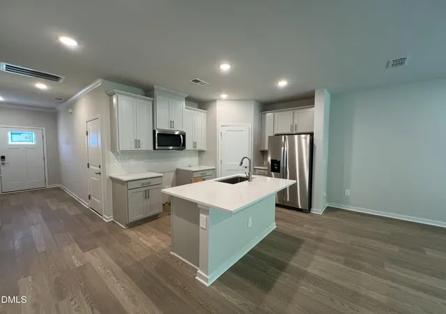 Photo 3 of Townhouse for sale at 807 Stream Vw Ct, Mebane, NC 27302 | MLS# 10173402 | Listing updated on 2026-09-10