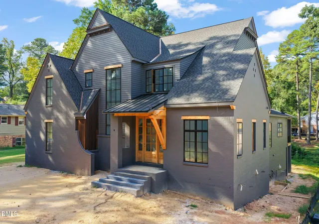 Photo 3 of Mansion for sale at 1021 Manchester Dr, Raleigh, NC 27609 | MLS# 10174399 | Listing updated on 2026-09-27