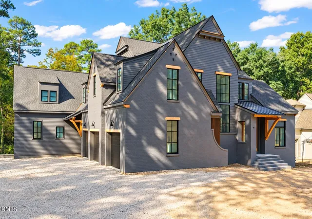 Photo 3 of Single family home for sale at 1021 Manchester Dr, Raleigh, NC 27609 | MLS# 10174399 | Listing updated on 2026-09-27