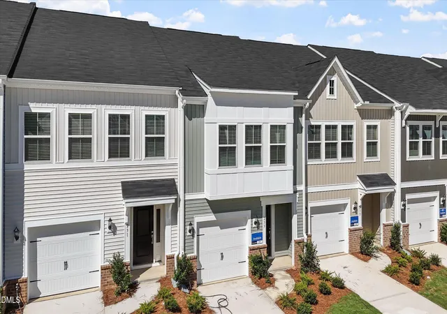 Photo 2 of Townhouse for sale at 233 Elyse Overlook Lp #39, Sanford, NC 27332 | MLS# 10174716 | Listing updated on 2026-10-29