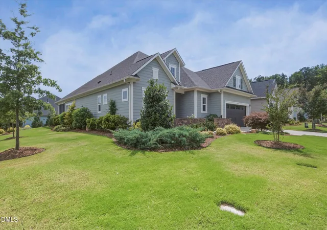 Photo 2 of Single family home for sale at 559 Middleton Pl, Chapel Hill, NC 27516 | MLS# 10189841 | Listing updated on 2026-09-04