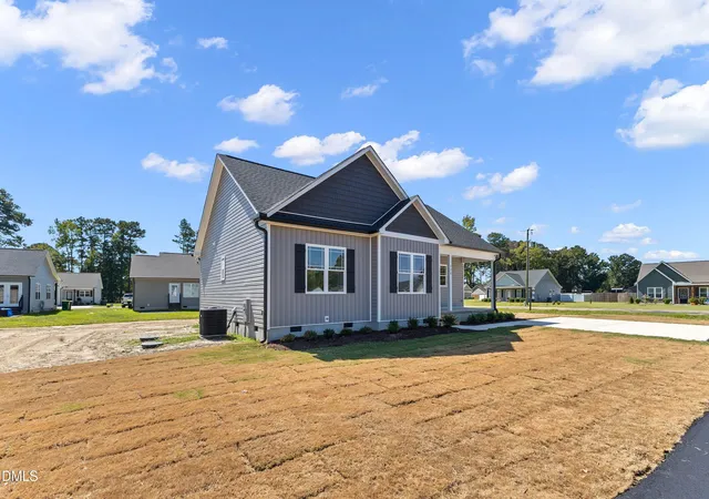 Photo 2 of Single family home for sale at 928 Micro Rd W, Selma, NC 27576 | MLS# 10176061 | Listing updated on 2026-09-19