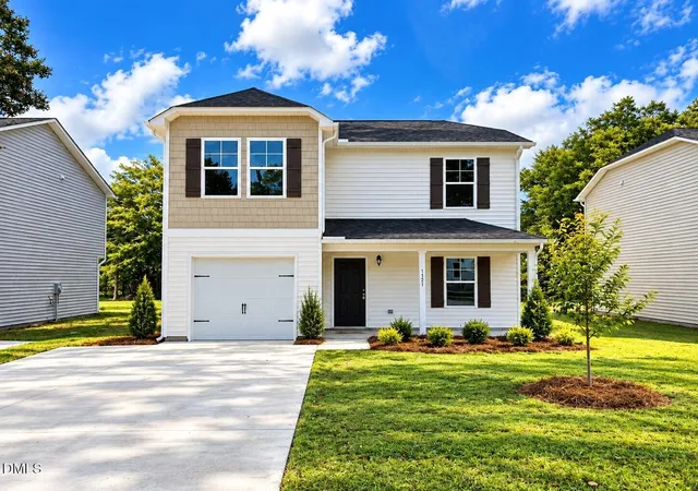 Photo 1 of Single family home for sale at 1121 Albemarle Ave, Tarboro, NC 27886 | MLS# 10175673 | Listing updated on 2026-10-04