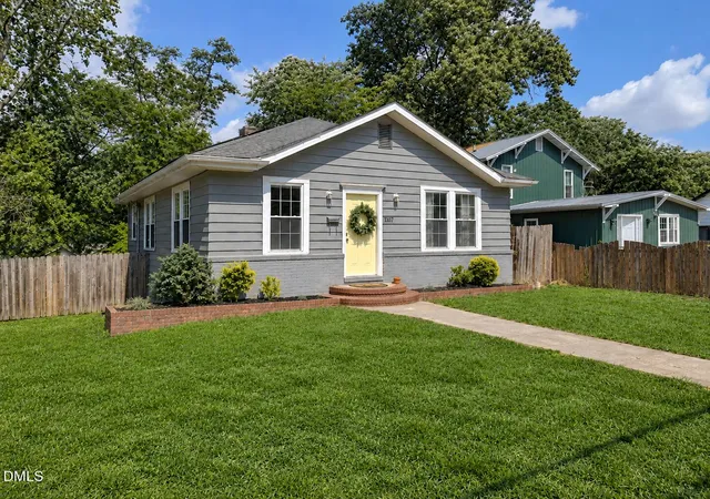 Photo 3 of Single family home for sale at 1107 Park Ave, Durham, NC 27701 | MLS# 10176039 | Listing updated on 2026-09-21