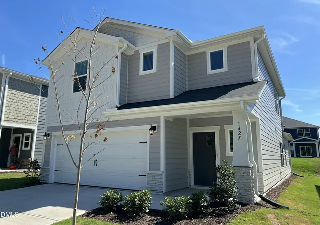 Photo 3 of Single family home for sale at 1425 Hatteras Rd, Durham, NC 27704 | MLS# 10177771 | Listing updated on 2026-09-16