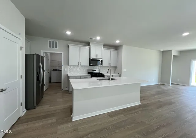 Photo 4 of Single family home for sale at 1425 Hatteras Rd, Durham, NC 27704 | MLS# 10177771 | Listing updated on 2026-09-16