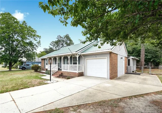Photo 3 of Single family home for sale at 547 Farmview Dr, Fayetteville, NC 28311 | MLS# 764586 | Listing updated on 2026-09-07