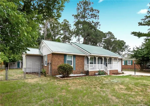 Photo 3 of Single family home for sale at 547 Farmview Dr, Fayetteville, NC 28311 | MLS# 764586 | Listing updated on 2026-09-07