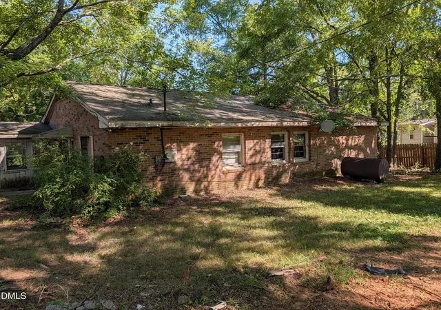 Photo 3 of Sale Pending at 922 N White St, Wake Forest, NC 27587 | MLS# 10177184 | Listing updated on 2026-09-11