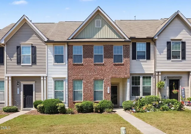Photo 2 of Townhouse for sale at 4433 Middletown Dr, Wake Forest, NC 27587 | MLS# 10191732 | Listing updated on 2026-10-23