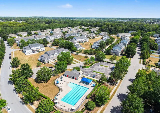 Photo 3 of Townhouse for sale at 4433 Middletown Dr, Wake Forest, NC 27587 | MLS# 10191732 | Listing updated on 2026-10-23