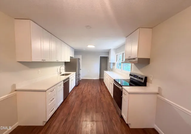 Photo 2 of Single family home for sale at 917 Hillview Dr, Cary, NC 27511 | MLS# 10178233 | Listing updated on 2026-09-20